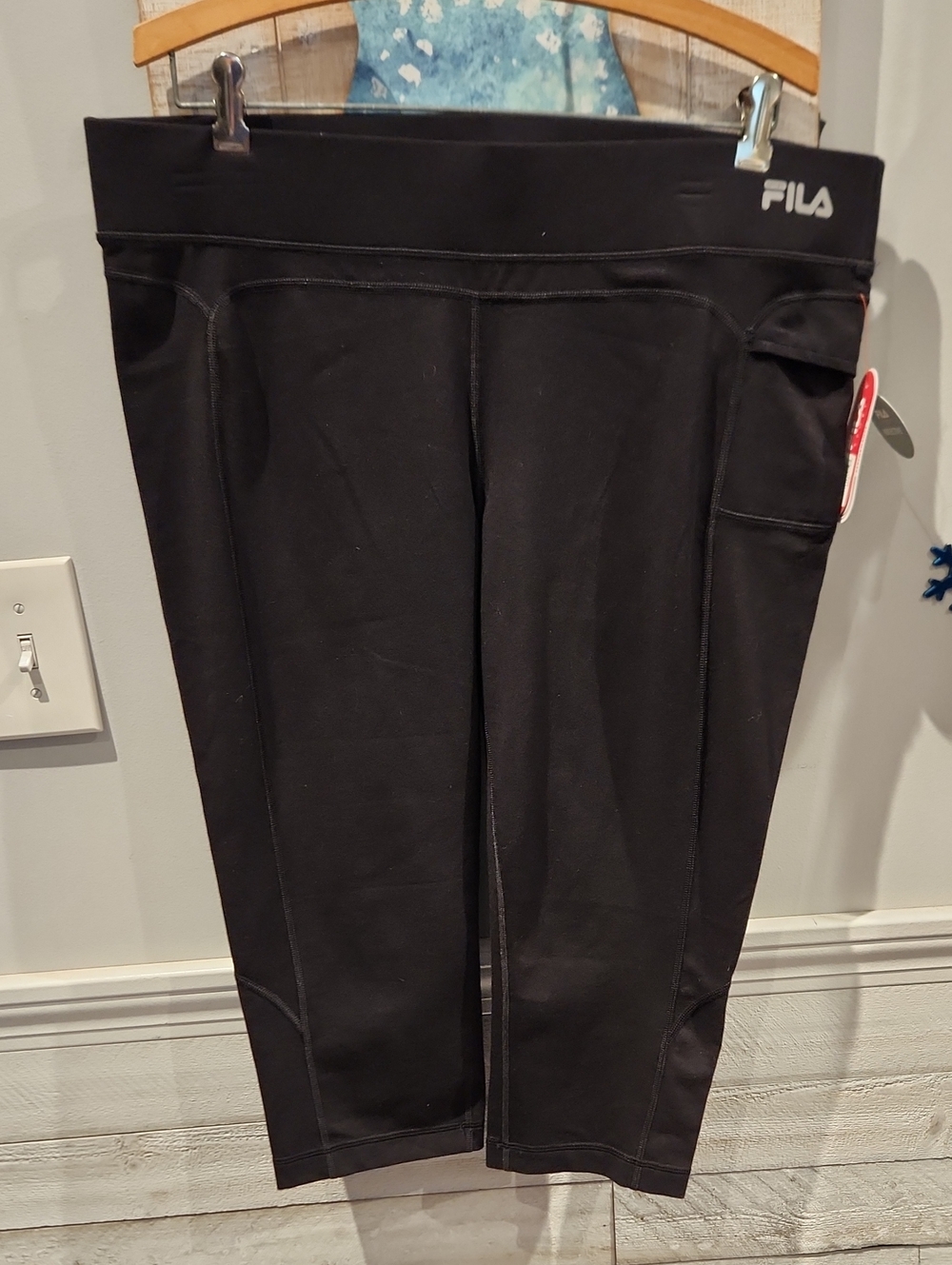 Fila Women's Black 3/4 Capri Leggings Sz XL